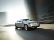 2010 lincoln mkt front angle