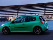 2010 renault clio sport side