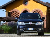 2012 fiat freemont front