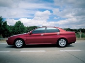 alfa romeo 166 red side