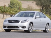 Infiniti m 2009 silver