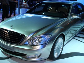 Mercedes s400 bluehybrid Mercedes s400 bluehybrid (click to view)