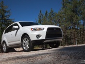 mitsubishi outlander gt front angle